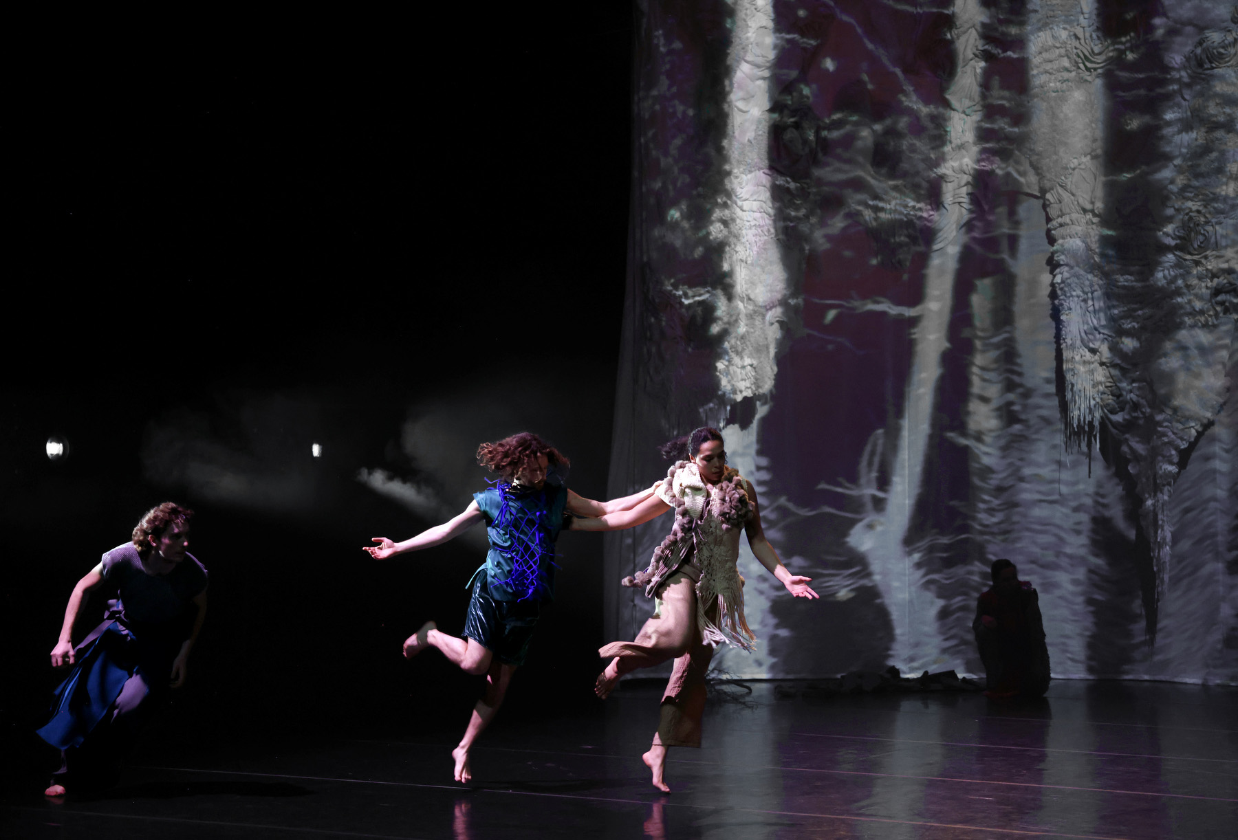 the-gathering_wldn_joanne-leighton_c_berger_250303_108